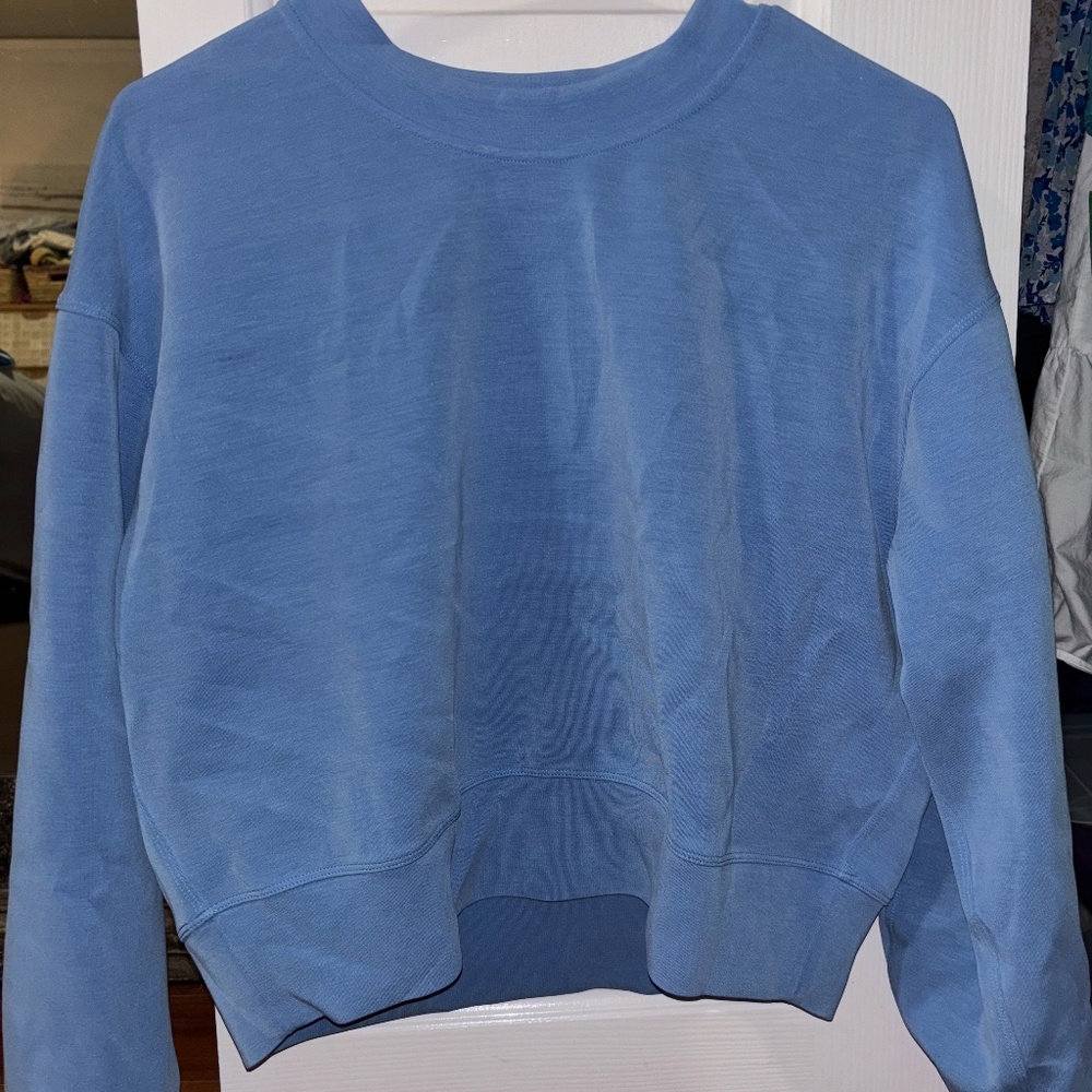 lululemon Softstreme Perfectly Oversized Cropped Crew Blue Size 2